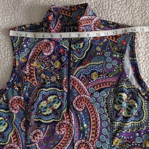 Kerrits Size Medium Paisley Sleeveless Top/Lightweight Vest - Picture 9 of 13